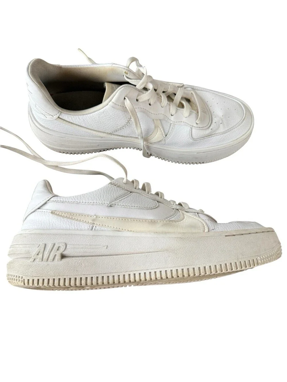 Nike Air Sneakers Size 8.5 White Flaw On To Tongue